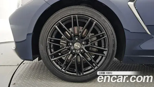Genesis G70 2018 — Photo 5/33