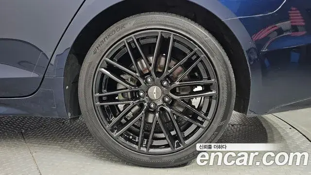 Genesis G70 2018 — Photo 19/33