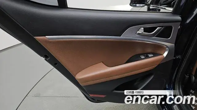 Genesis G70 2018 — Photo 15/33