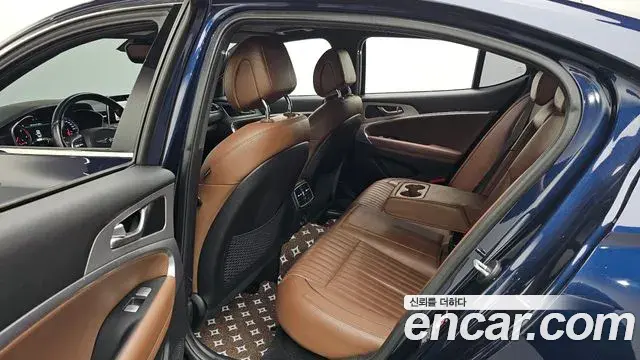 Genesis G70 2018 — Photo 20/33