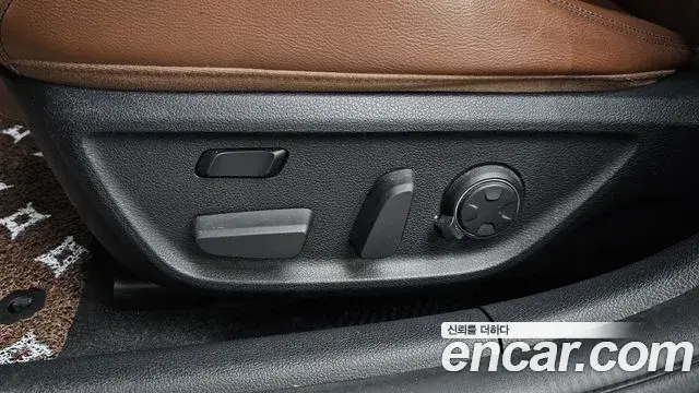 Genesis G70 2018 — Photo 18/33