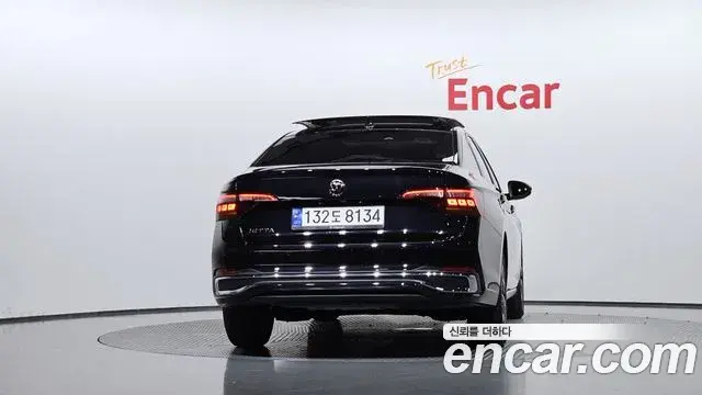 Volkswagen Jetta 2024 — Photo 30/32