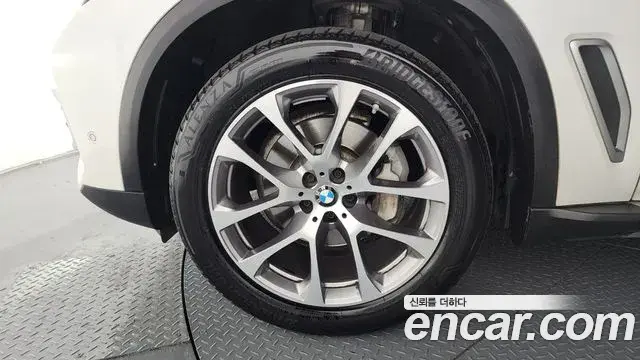 BMW X5 2019 — Şəkil 15/35