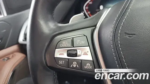 BMW X5 2019 — Şəkil 28/35