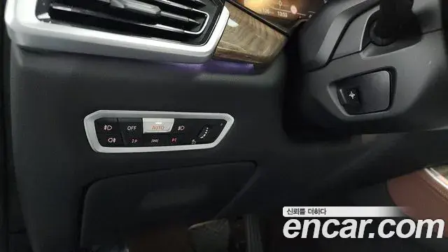 BMW X5 2019 — Şəkil 17/35