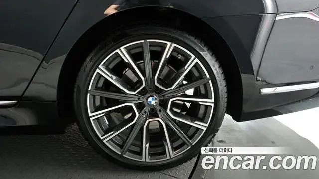 BMW 7 Series 2021 — Photo 14/30
