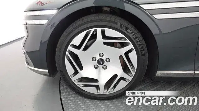 Genesis G90 2022 — Photo 25/38