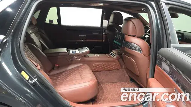 Genesis G90 2022 — Photo 36/38