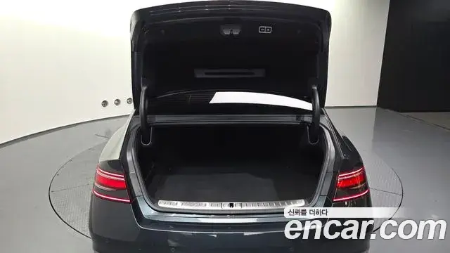 Genesis G90 2022 — Photo 30/38