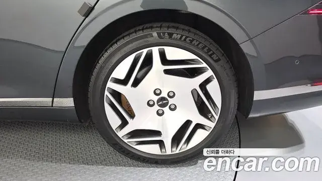 Genesis G90 2022 — Photo 38/38