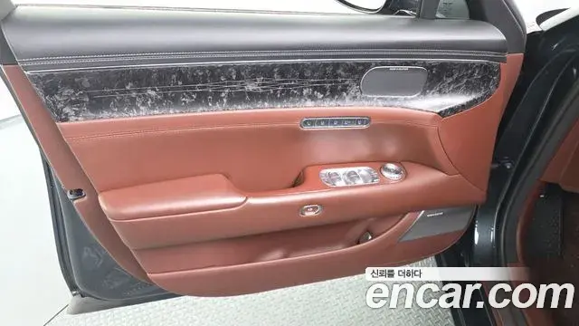 Genesis G90 2022 — Photo 31/38