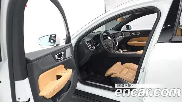 Volvo V60 Cross Country 2023 — Фото 8/20