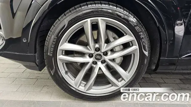 Audi Q7 2024 — Photo 5/20