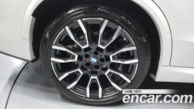 BMW X5 2025 — Photo 14/32