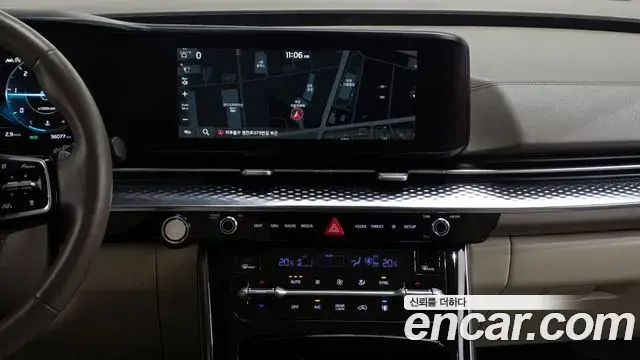 Kia Carnival 2021 — ფოტო 24/38