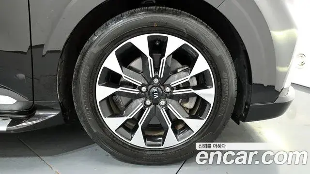 Kia Carnival 2021 — ფოტო 12/38