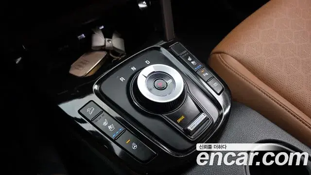 Kia Seltos 2024 — Şəkil 19/20