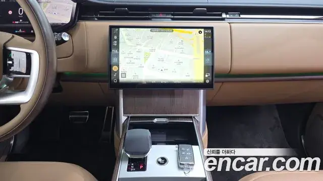 Land Rover Range Rover 2024 — Photo 13/20