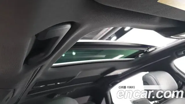 Audi A8 2021 — Photo 35/47