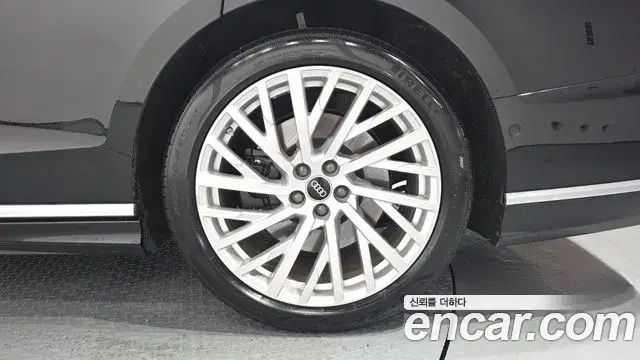 Audi A8 2021 — Photo 15/47