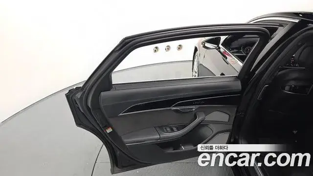 Audi A8 2021 — Photo 5/47