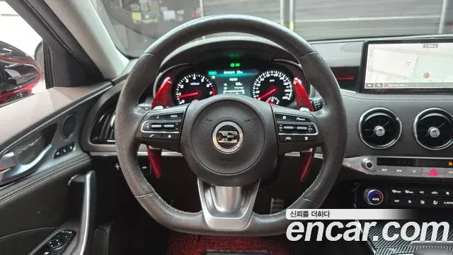 Kia Stinger 2021 — Фото 13/20