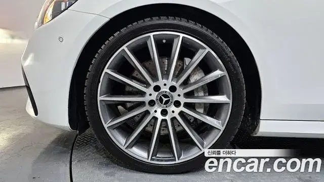 Mercedes-Benz E-Class 2022 — Фото 5/20