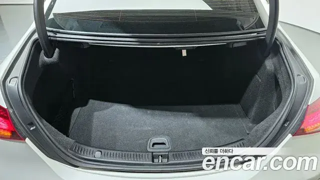 Mercedes-Benz E-Class 2022 — ფოტო 1/32