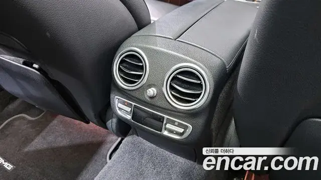 Mercedes-Benz E-Class 2022 — ფოტო 22/32