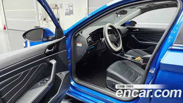 Volkswagen Jetta 2024 — Photo 16/31