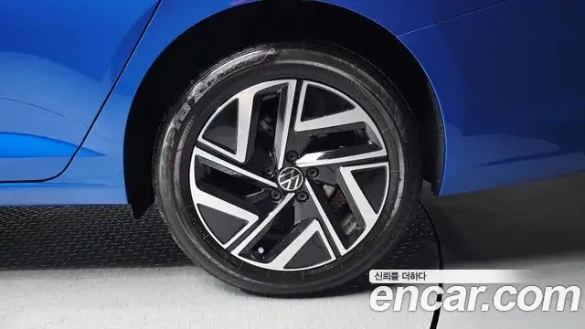 Volkswagen Jetta 2024 — Photo 2/31