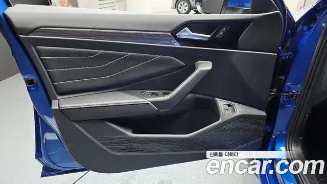 Volkswagen Jetta 2024 — Photo 8/31