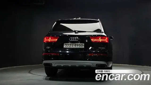 Audi Q7 2019 — Фото 4/20