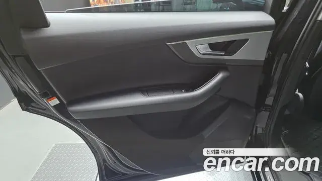Audi Q7 2019 — ფოტო 10/30