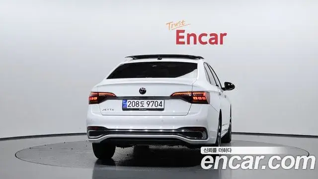Volkswagen Jetta 2024 — Photo 10/31