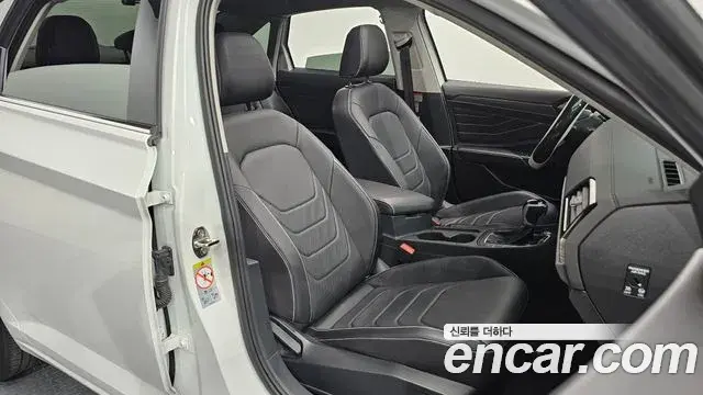 Volkswagen Jetta 2024 — Photo 18/31