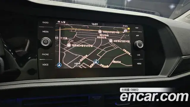 Volkswagen Jetta 2024 — Photo 16/31