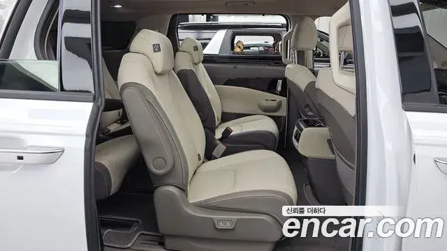 Kia Carnival 2024 — Photo 12/20