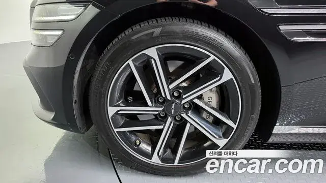 Genesis G80 2024 — Photo 17/34