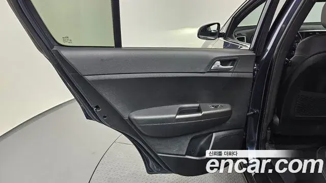 Kia Sportage The Bold 2018 — Şəkil 16/34