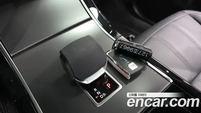 Land Rover Range Rover Evoque 2025 — ფოტო 32/34