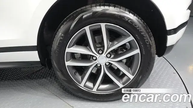 Land Rover Range Rover Evoque 2025 — ფოტო 24/34