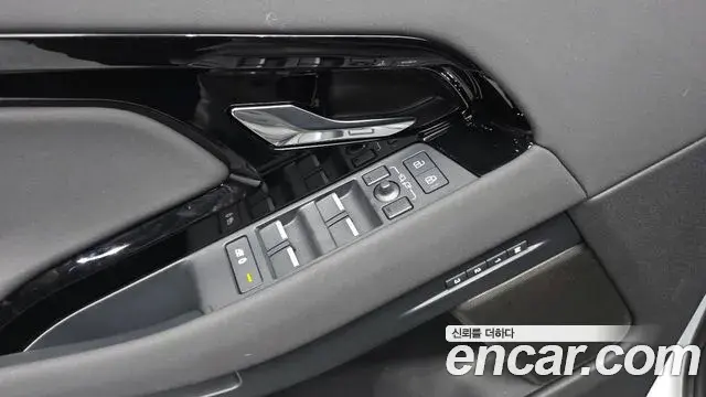 Land Rover Range Rover Evoque 2025 — ფოტო 13/34