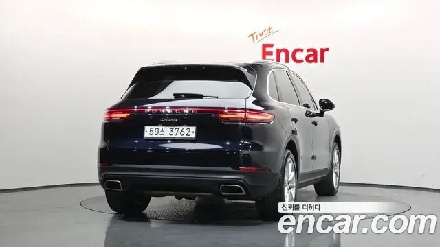Porsche Cayenne 2019 — Photo 7/33