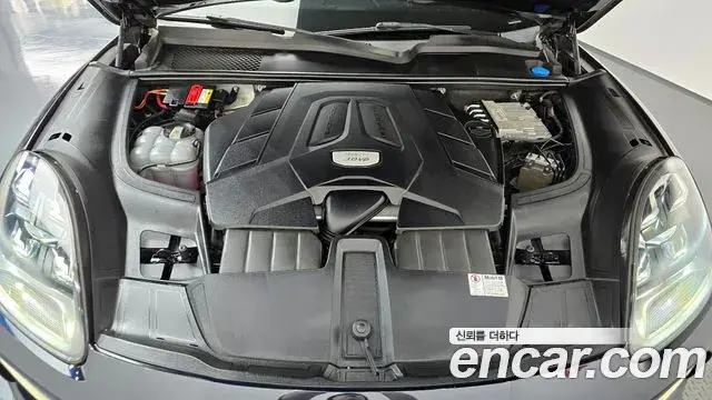 Porsche Cayenne 2019 — Photo 9/33