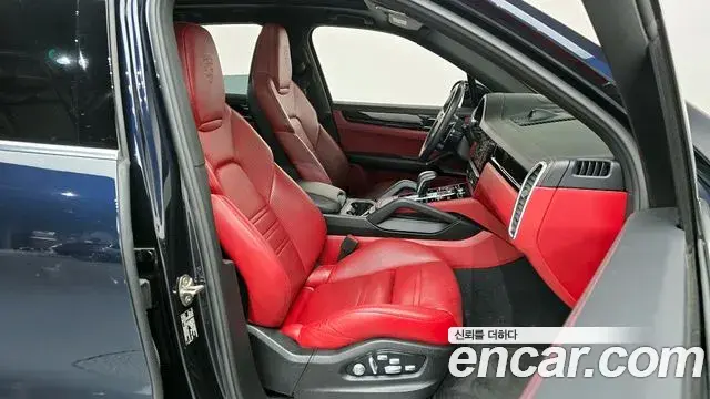 Porsche Cayenne 2019 — Photo 15/33