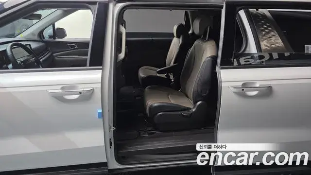 Kia Carnival 2025 — Photo 5/20