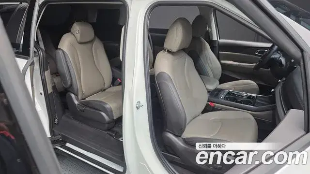 Kia Carnival 2025 — Photo 7/20