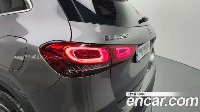 Mercedes-Benz GLA-Class 2023 — Şəkil 14/30