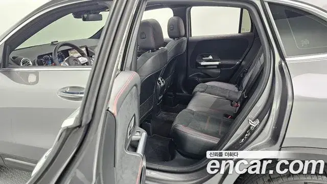 Mercedes-Benz GLA-Class 2023 — Şəkil 18/30